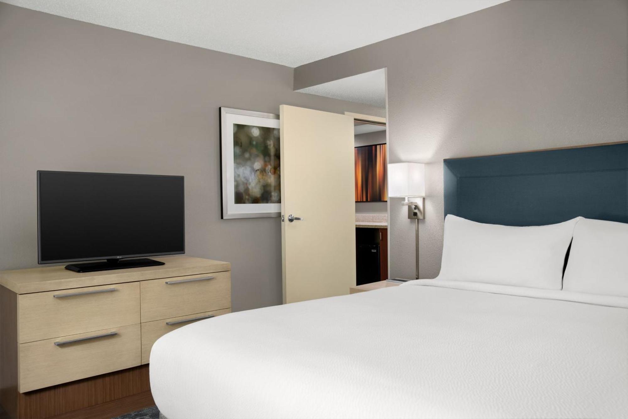 Отель Courtyard Lafayette Airport Экстерьер фото