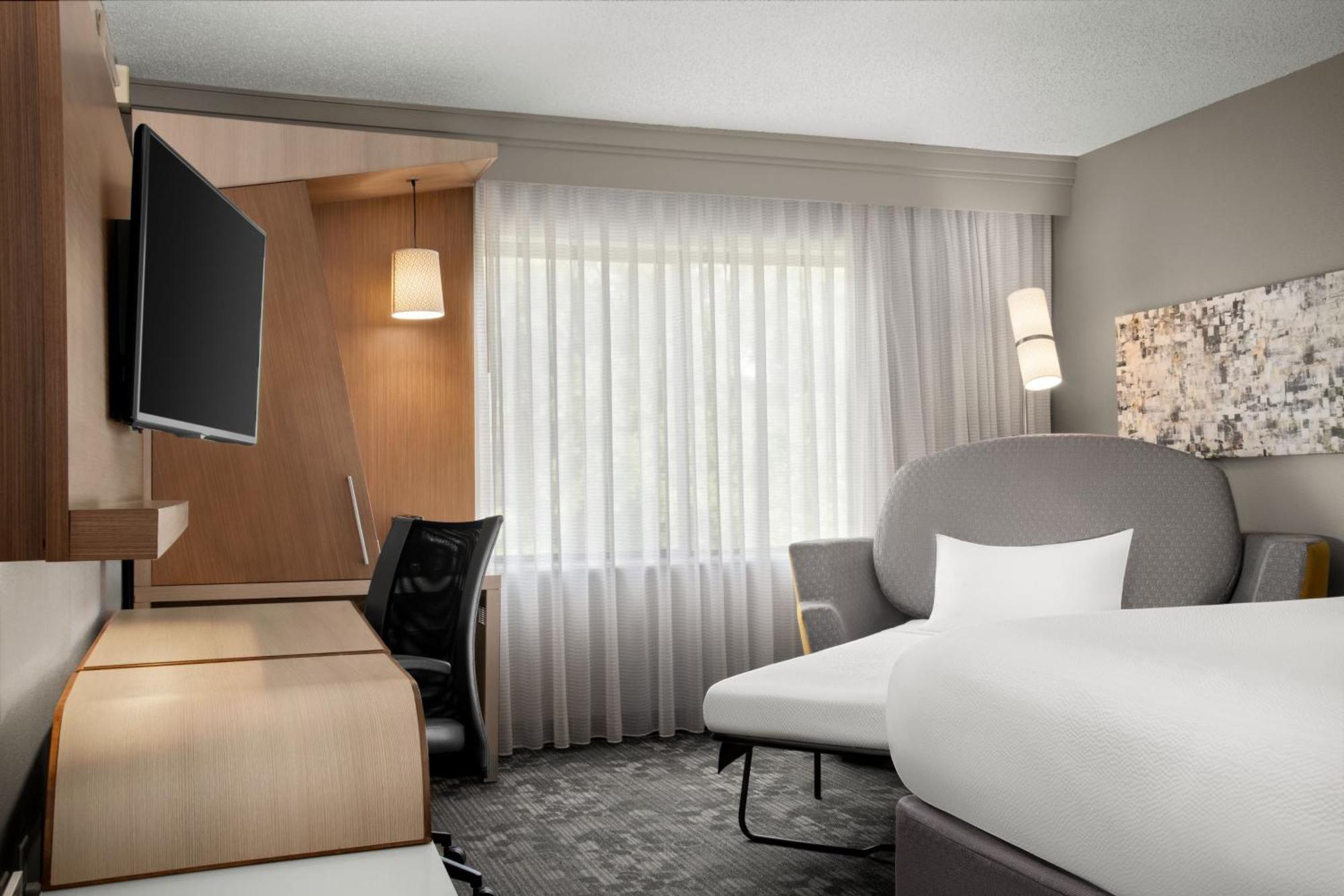 Отель Courtyard Lafayette Airport Экстерьер фото