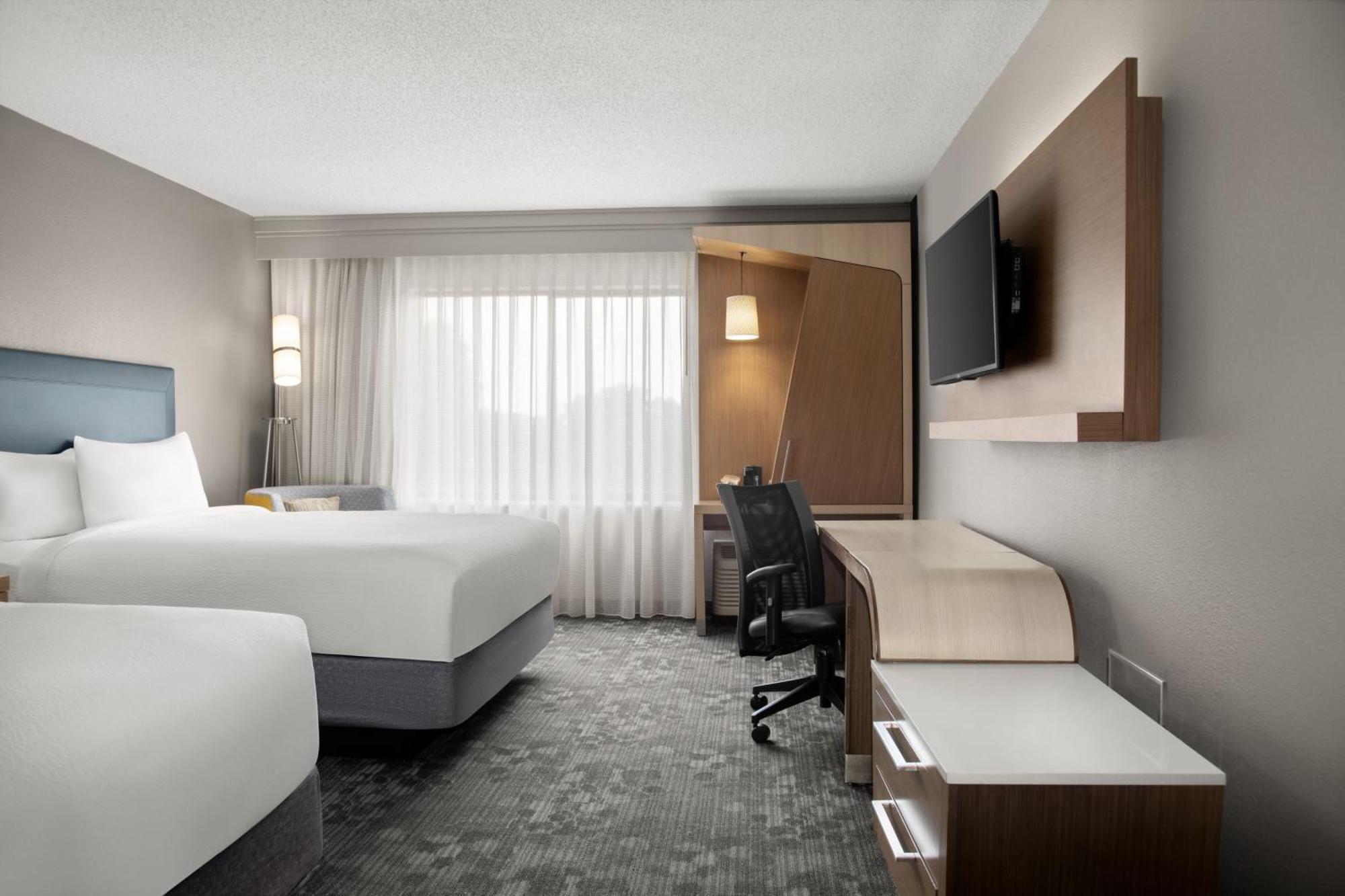 Отель Courtyard Lafayette Airport Экстерьер фото